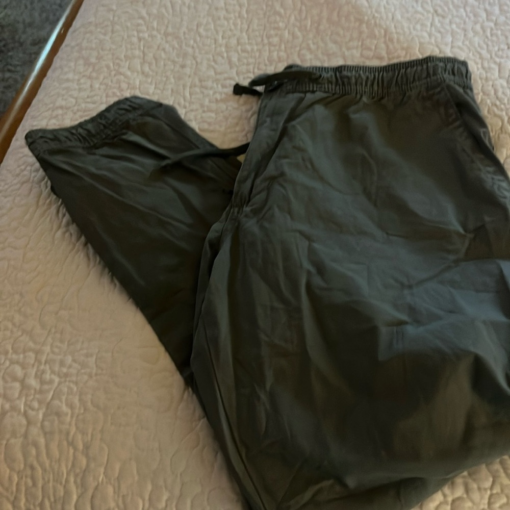 NWT Men’s Gap khaki’s